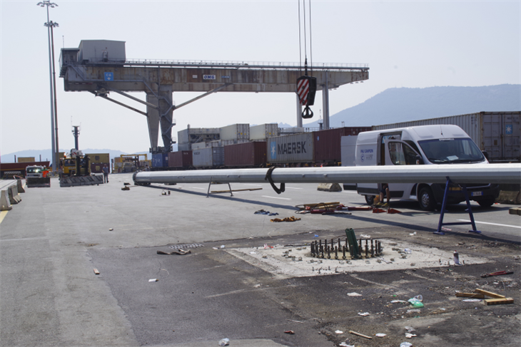 Rasing And Lowering Device High Mast Lighting With Octagonal, Dodecagon Type